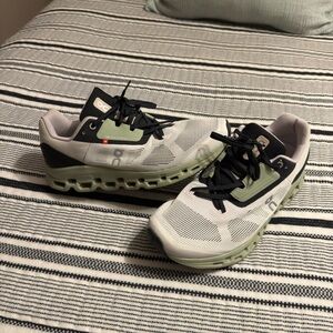 On Cloud Womens Running Shoes